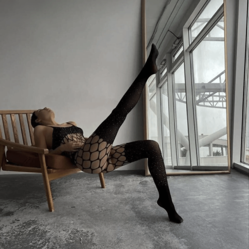 საღამოს თეთრეული , ინტიმური სამოსი კრისტალებით გაწყობილი თეთრეული , თვლებით გაწყობილი ბოდისთოქინგი , შავის და თვლების კომბინაცია , ტანზე გამოყვანილი ინტიმური სტილი , თამამი სტილი , ლამაზი სილუეტი , ღია ზურგი , ბადისებრი თეთრეული , მჭიდრო და ელასტიური ბოდი , მდიდრული თეთრეული , ფანტაზიური დიზაინი , შავი ბოდისთოქინგი , კრისტალებიანი დიზაინი , ბრეტელიანი თეთრეული , ტანზე გამოყვანილი ბოდი , სექსუალური ბოდისთოქინგი , ქალის ინტიმური სამოსი , ვნებიანი თეთრეული , უნიკალური დიზაინი , ელეგანტური ბოდი, თვლებიანი შავი ბოდი , ვენერა მორიელში, venus in scorpio , სექსშოპი, სექსუალური სამოსი , სექსუალური თეთრეული , ინტიმური თეთრეული ,