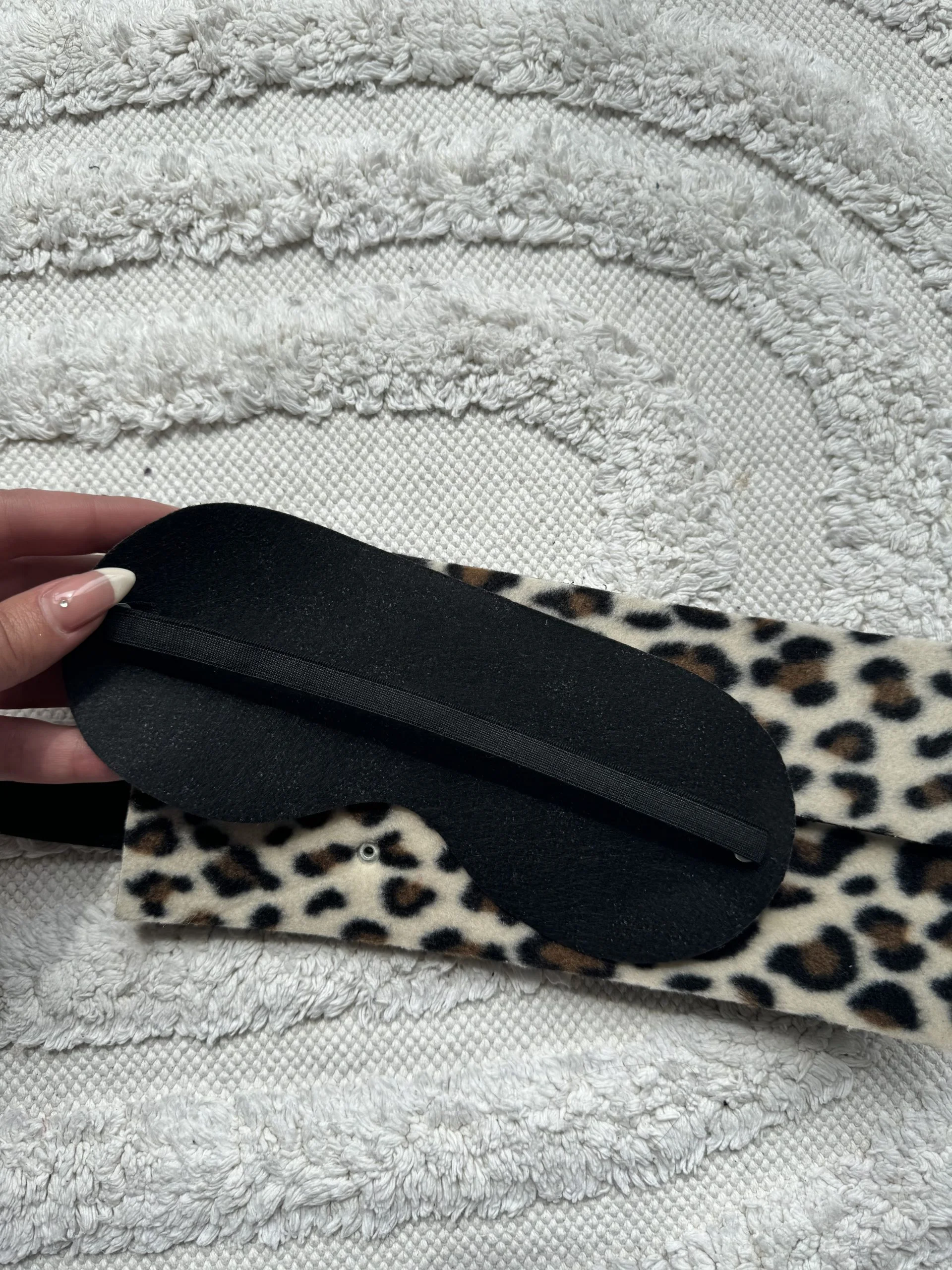 ხელბორკილის და თვალის ნიღბის მინი სეტი