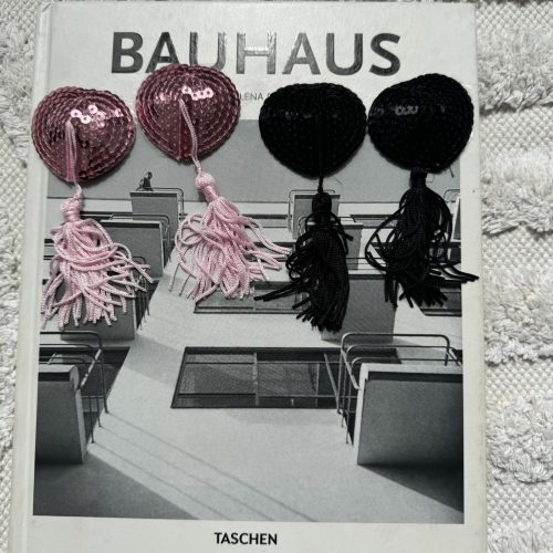 სექს შოპი , ქალის თეთრეული , სექს მაღაზია , ორიგინალური საჩუქარი შეყვარებულს , ქალის საცვლები , ეროტიული თეთრეული , სექსუალური თეთრეული , ინტიმური თეთრეული , საცვლები და ინტიმური თეთრეული , sexshop , lingerie ,