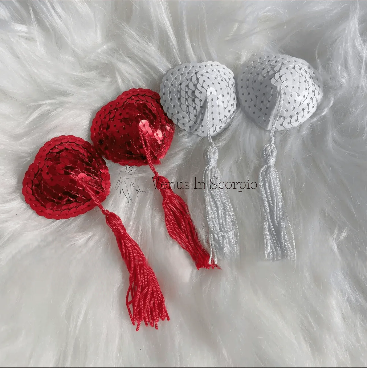 სექს შოპი , ქალის თეთრეული , სექს მაღაზია , ორიგინალური საჩუქარი შეყვარებულს , ქალის საცვლები , ეროტიული თეთრეული , სექსუალური თეთრეული , ინტიმური თეთრეული , საცვლები და ინტიმური თეთრეული , sexshop , წებოვანი წითელი დვრილის წებოვანი აქსესუარი , მკერდის აქსესუარი ,