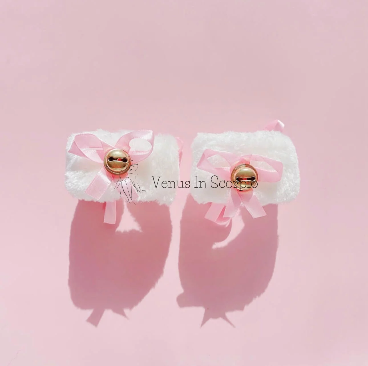 ხელის ფუმფულა აქსესუარები