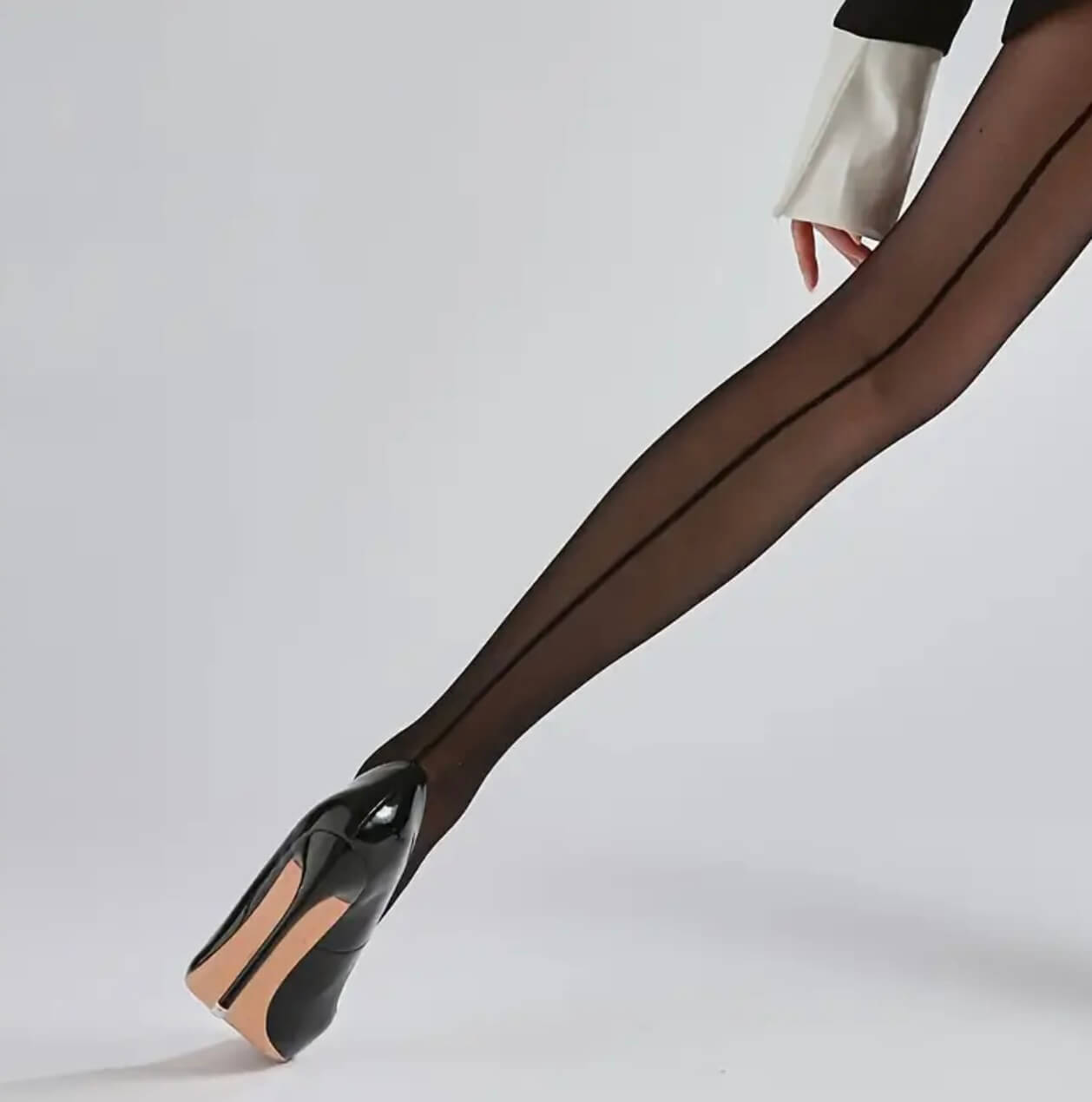 შავი ზოლებიანი კოლგოტი სექს შოპი , ქალის თეთრეული , სექს მაღაზია , ორიგინალური საჩუქარი შეყვარებულს , ქალის საცვლები , ეროტიული თეთრეული , სექსუალური თეთრეული , ინტიმური თეთრეული , საცვლები და ინტიმური თეთრეული , sexshop , lingerie ,შავი ზოლებიანი კოლგოტი