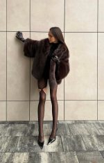 სექს შოპი , ქალის თეთრეული , სექს მაღაზია , ორიგინალური საჩუქარი შეყვარებულს , ქალის საცვლები , ეროტიული თეთრეული , სექსუალური თეთრეული , ინტიმური თეთრეული , საცვლები და ინტიმური თეთრეული , sexshop , lingerie , შავი ელეგანტური კოლგოტი , განსხვავებული კოლგოტი , კოლგოტი ფეხზე ჭრილით ,